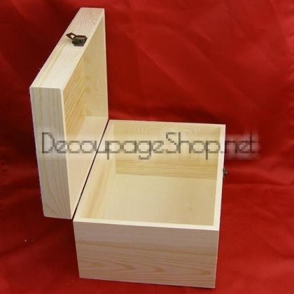 ДЪРВЕНА КУТИЯ ЗА ДЕКОРАЦИЯ 19- Х 9 Х 5,5СМ