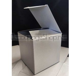 Малка Картонена Кутия с Форма на Куб 7 x 7 x 7 cm - СРЕБЪРЕН ПЕЛЕН КАРТОН - 10 броя