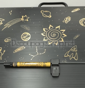 Перманентен Маркер с Боя : Sakura Pen-Touch : Extra Fine 0.7 mm : Златен